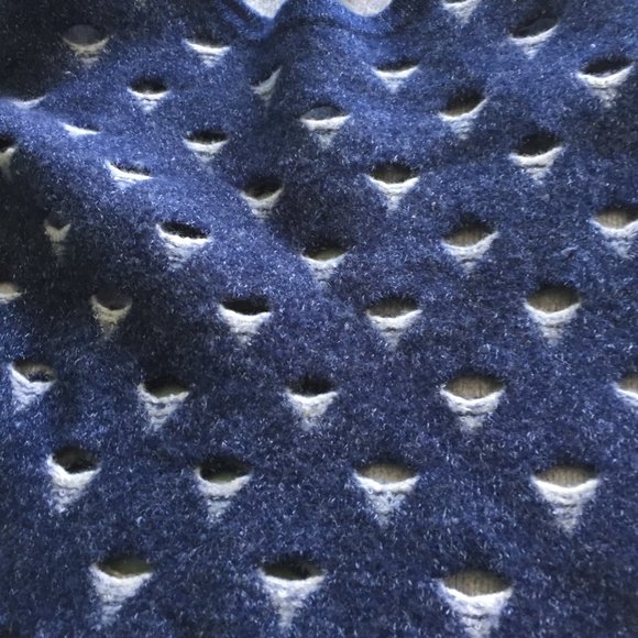 Very Unique Blue Sweater - Picture 3 of 8